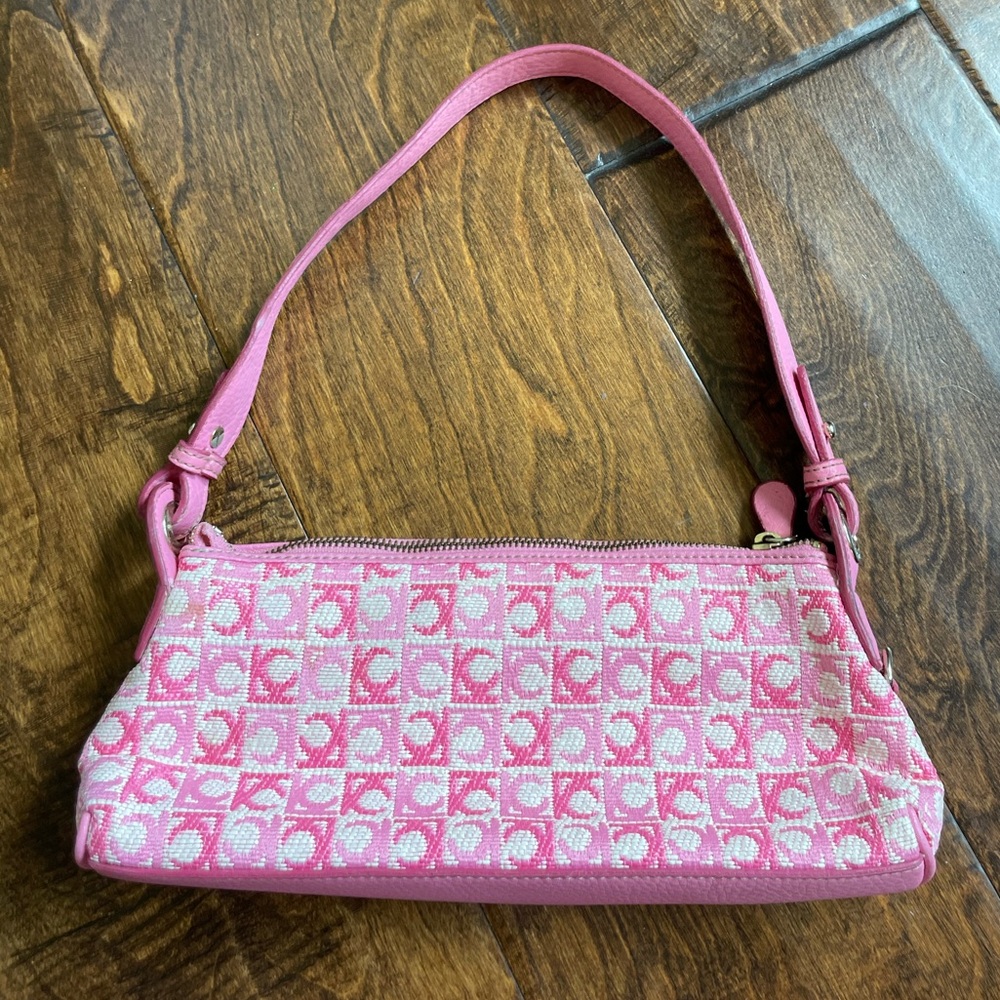 Pink shoulder bag